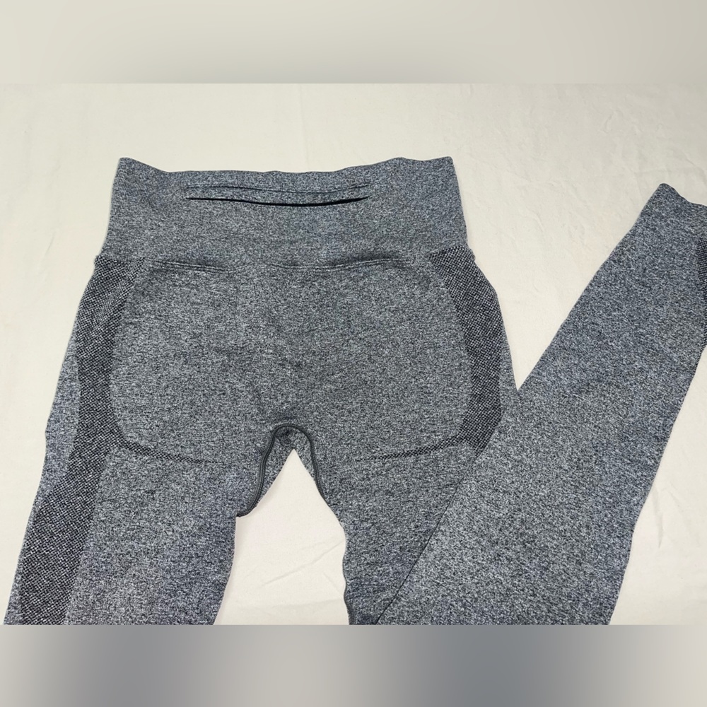 Pursue core pocket leggings seamless contour